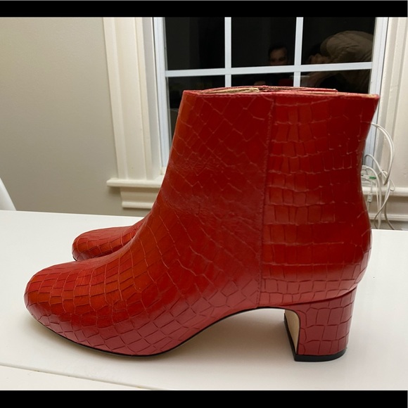 AERON RED HOT EMBOSSED CROCO BOOTIES by Joan Oloff Size 8 - Picture 6 of 11